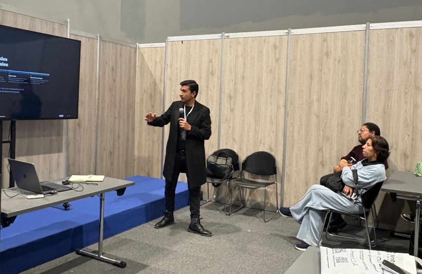 El profesor Andrés Tabla Rico durante el taller sobre automatización en la educación superior, en Edutechnia